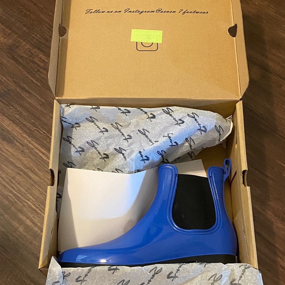 Seven7 NWT Blue Dover Rain Boots Size 10